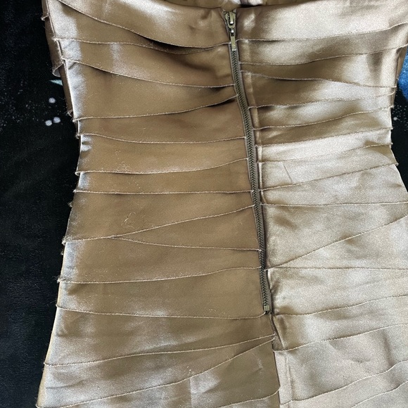 bebe, strapless mini dress, size small, Bronze color - Picture 5 of 7
